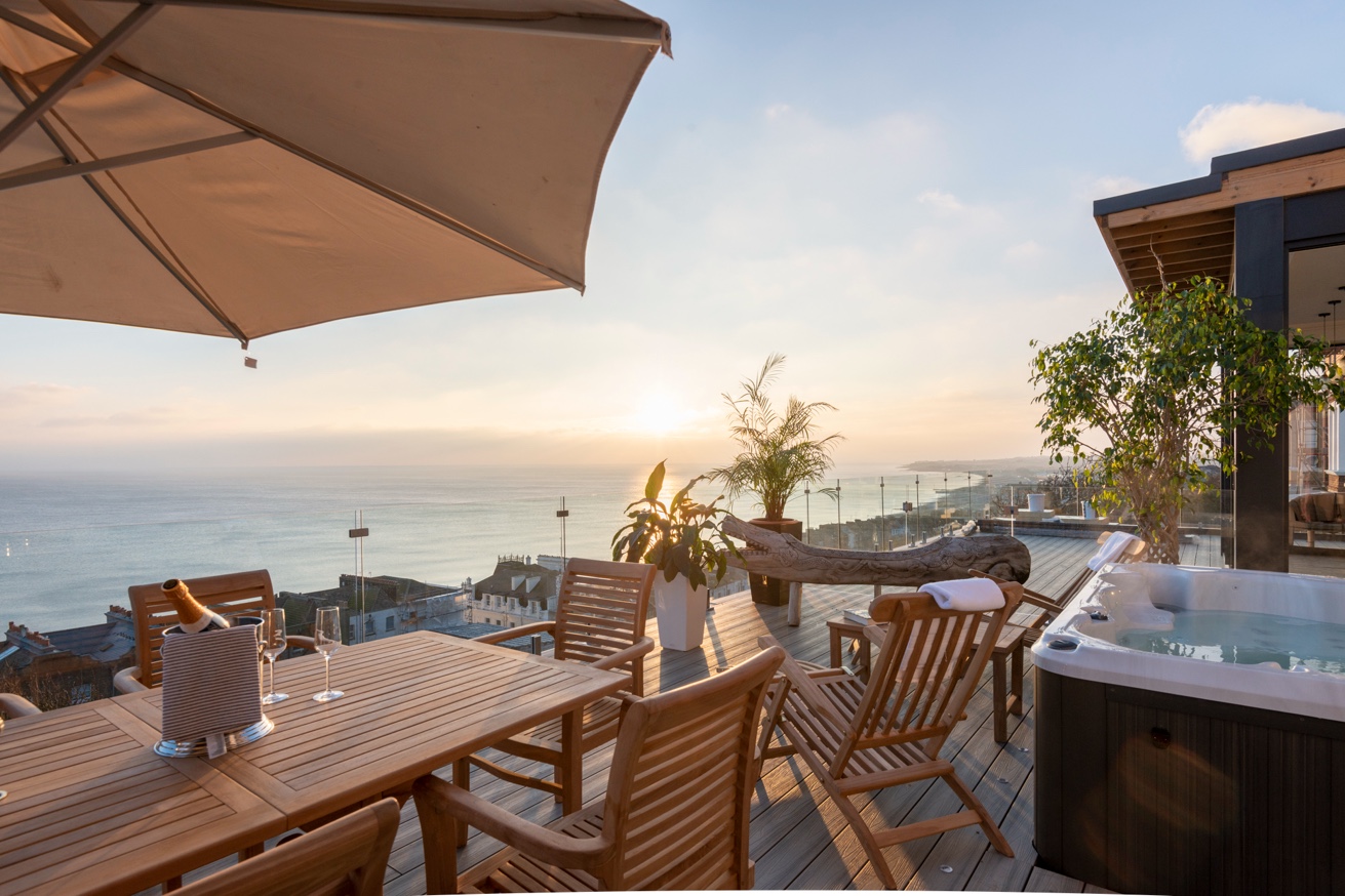 Cliffhanger House terrace sunset