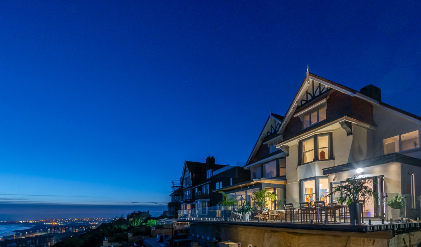 Cliffhanger House at night